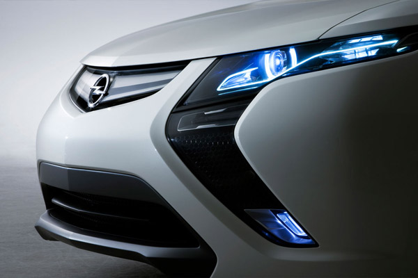Заживейте в бъдещето още днес с електрическия автомобил Opel Ampera